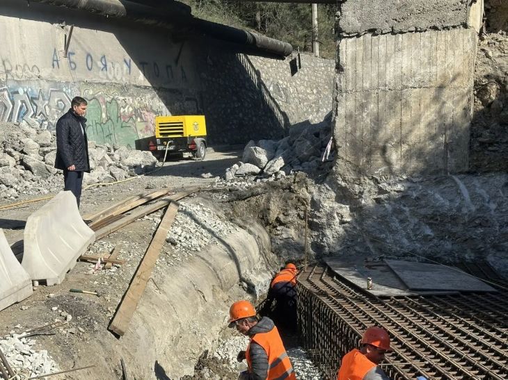 Завершить ремонт моста на выезде из Ялты планируют не позднее 20 мая